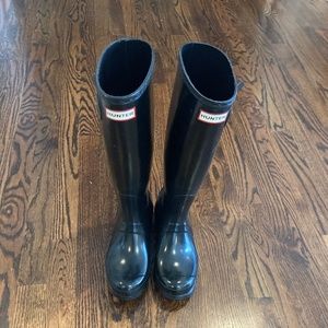 Black hunter rain boots